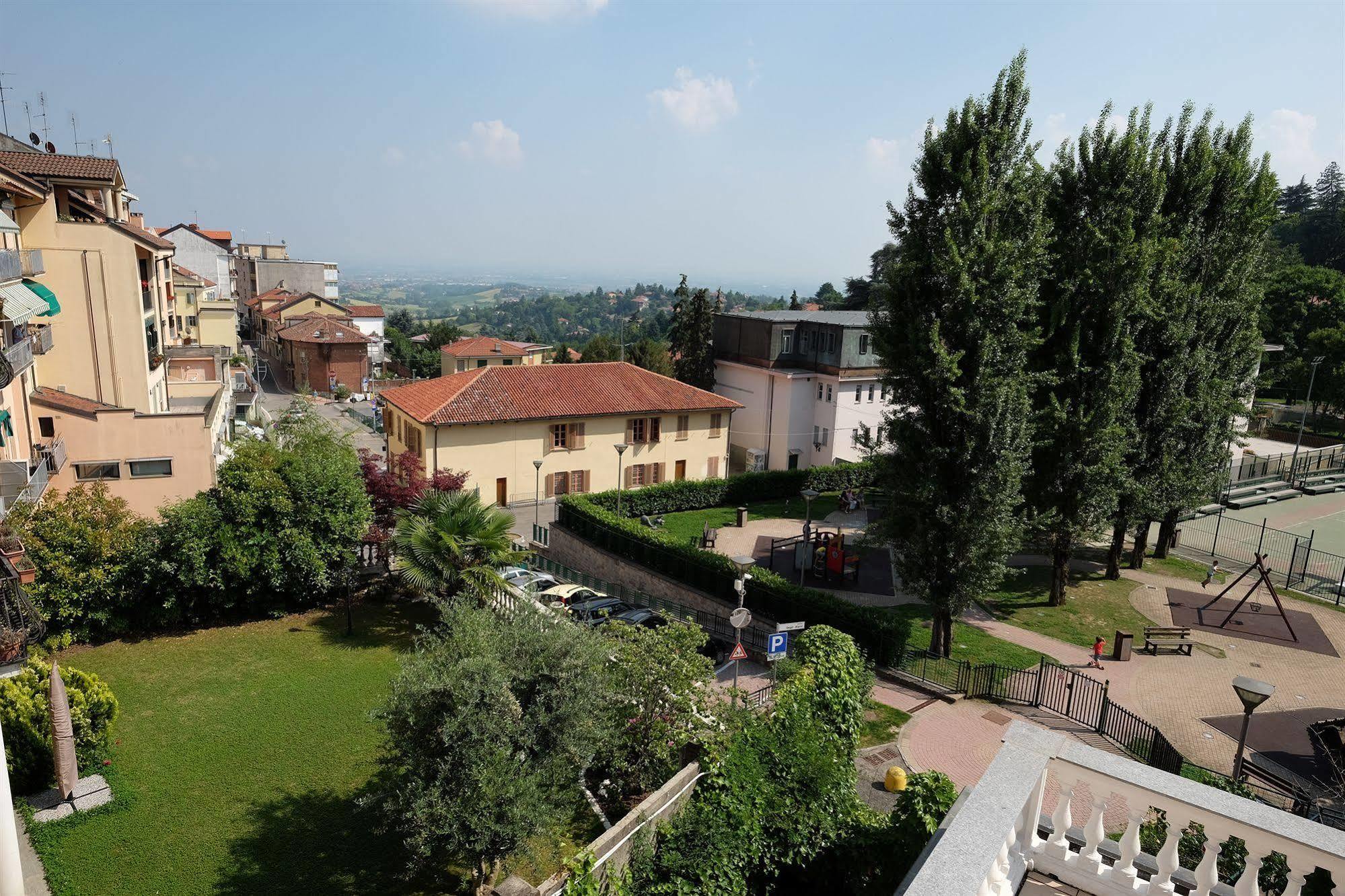 Hotel Pino Torinese Esterno foto