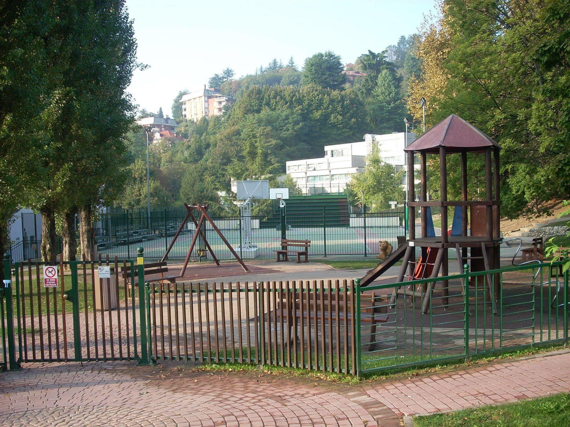 Hotel Pino Torinese Esterno foto